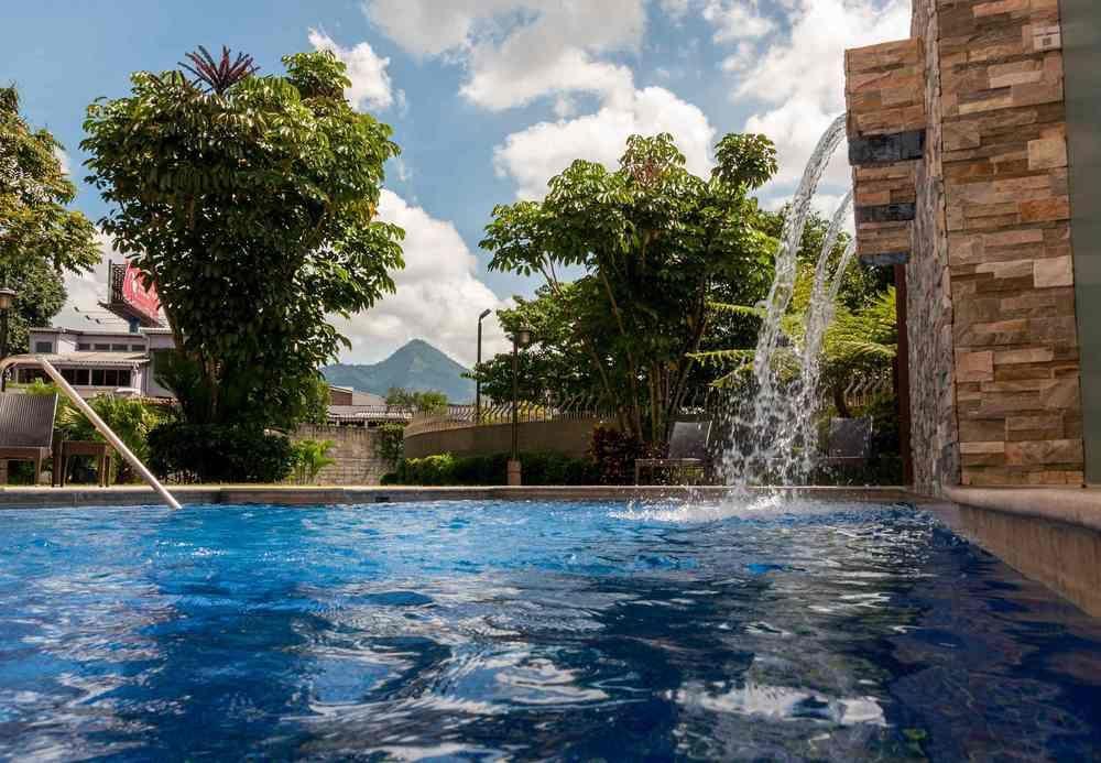 Courtyard By Marriott San Salvador Hotel Exterior foto