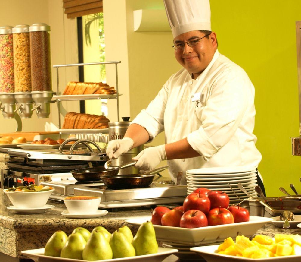Courtyard By Marriott San Salvador Hotel Exterior foto