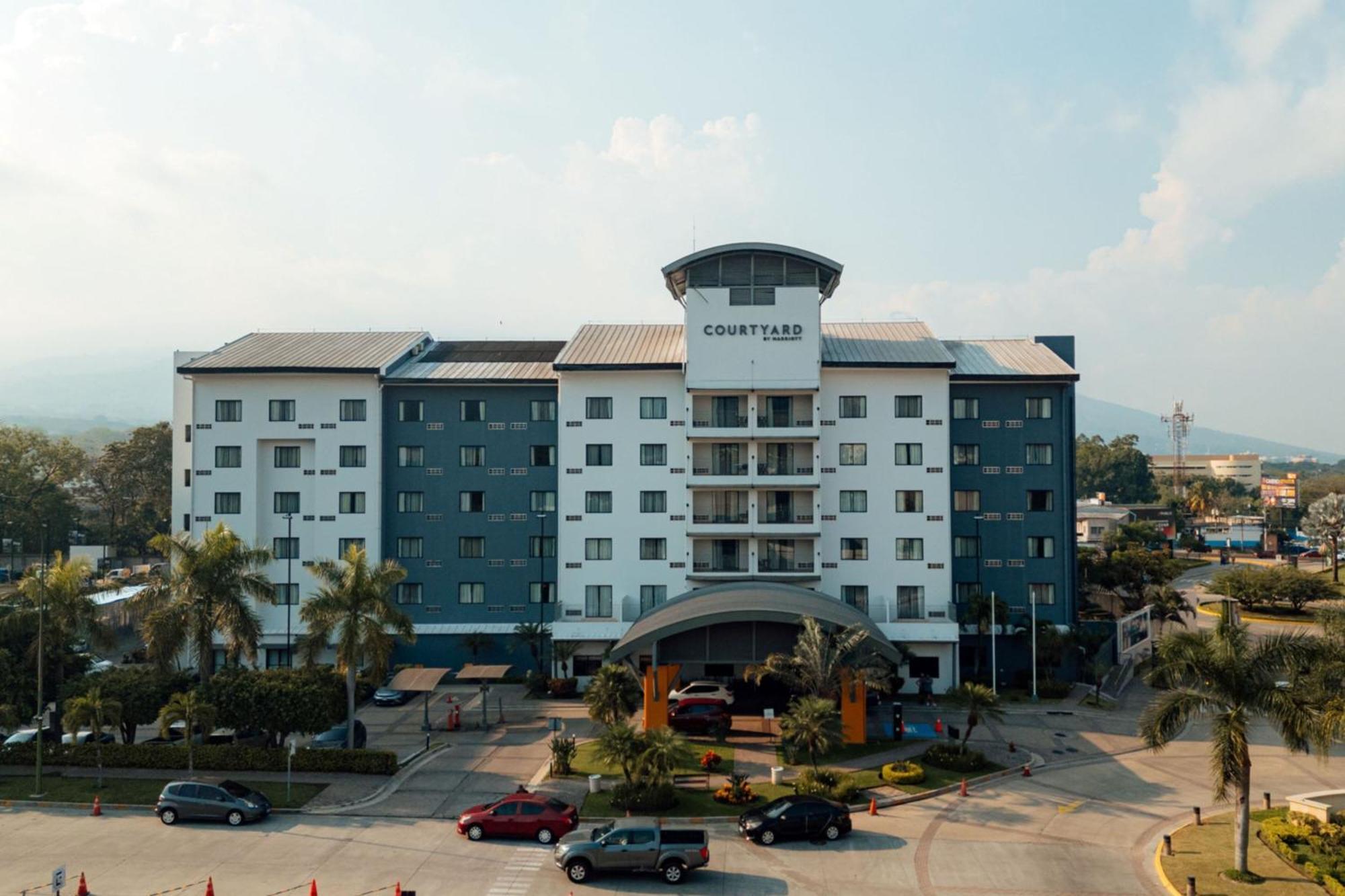 Courtyard By Marriott San Salvador Hotel Exterior foto
