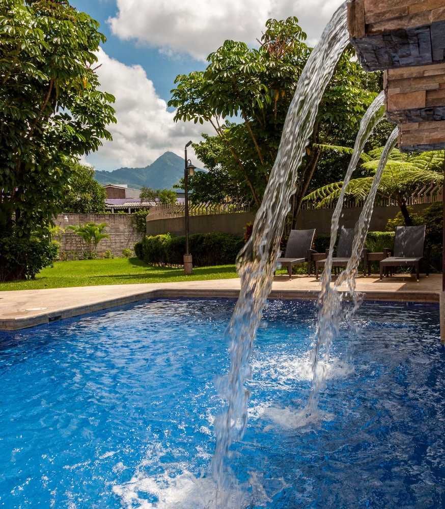 Courtyard By Marriott San Salvador Hotel Exterior foto
