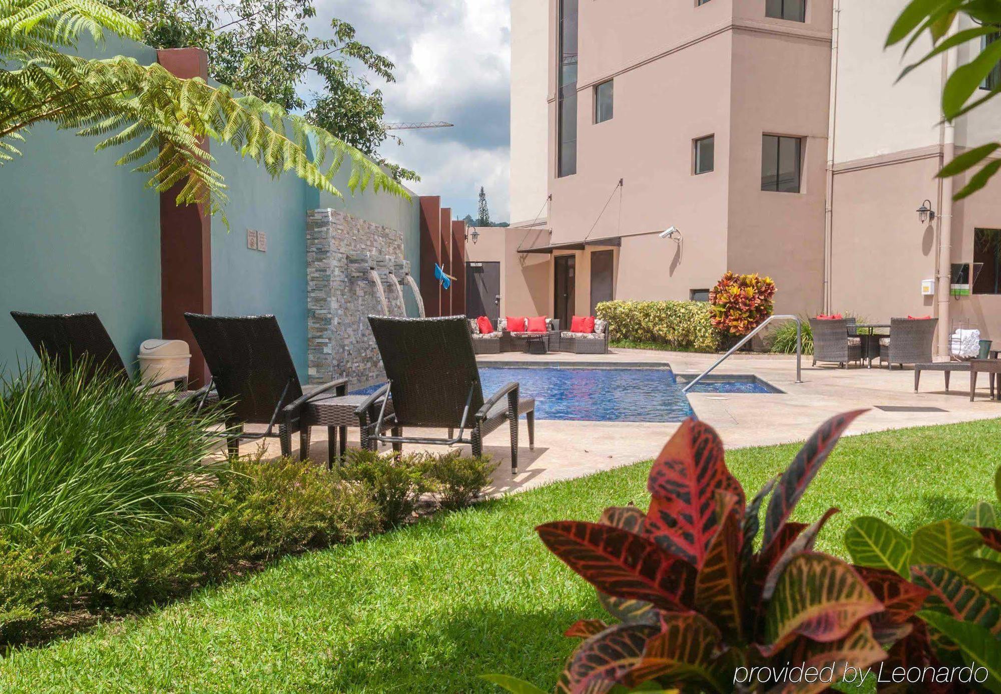 Courtyard By Marriott San Salvador Hotel Exterior foto