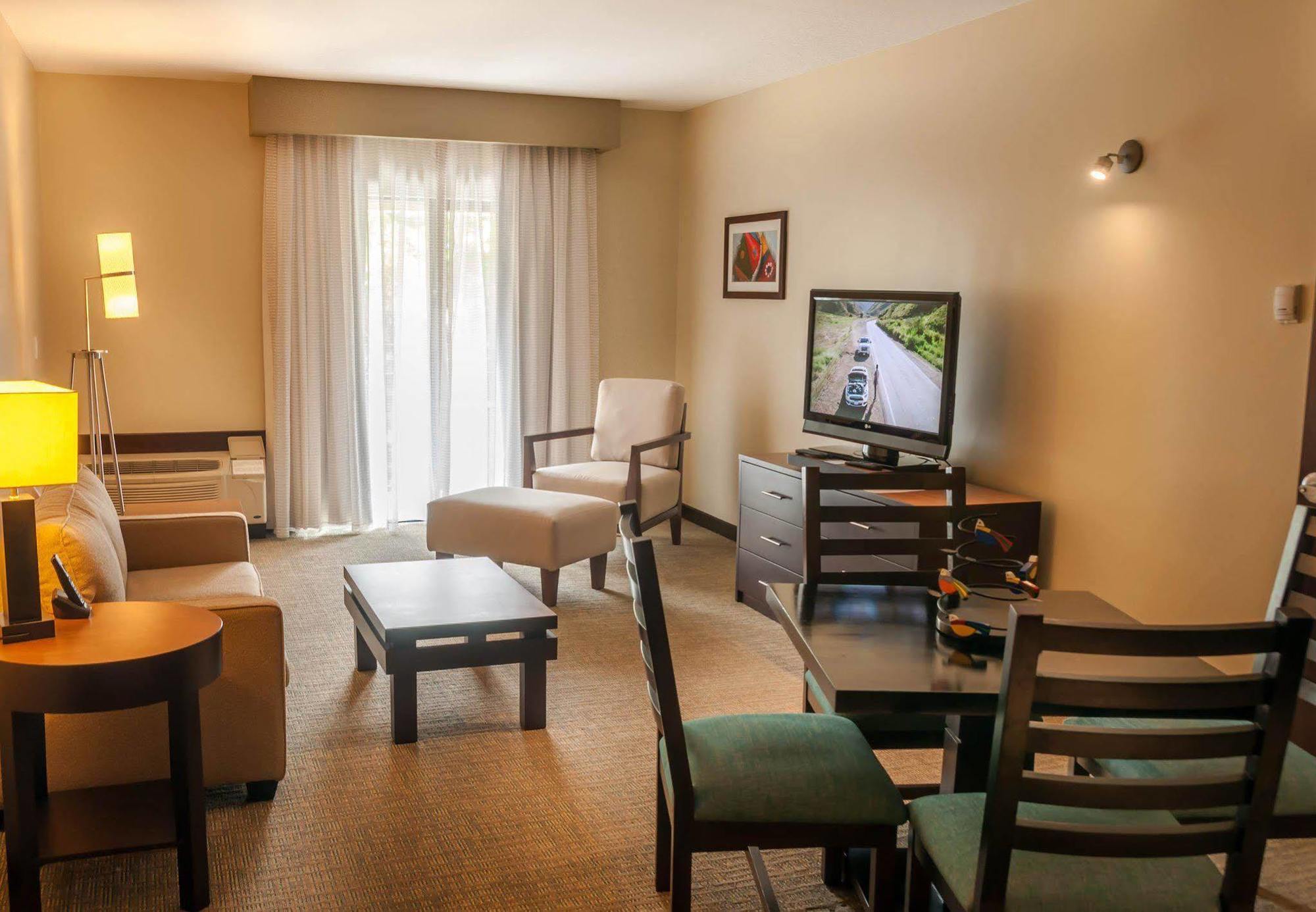 Courtyard By Marriott San Salvador Hotel Exterior foto