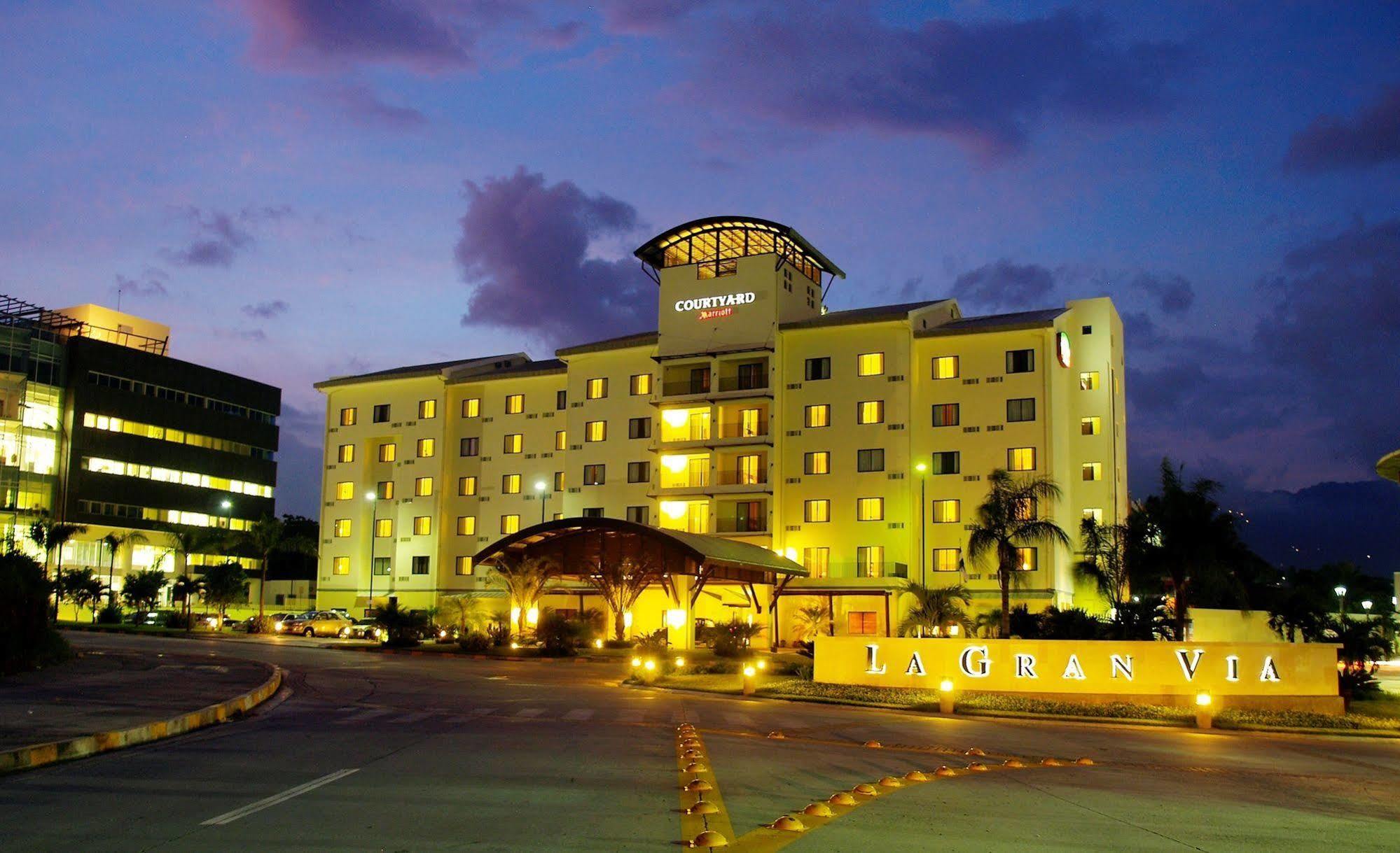 Courtyard By Marriott San Salvador Hotel Exterior foto